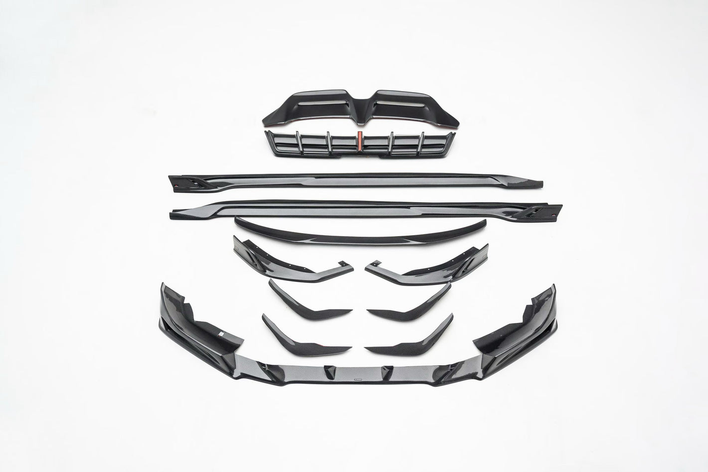 Dry Carbon Bodykit Frontlippe Heckdiffusor Seitenschweller Heckspoiler Dachspoiler Heckwinglet AERO FLAPS passend für BMW XM